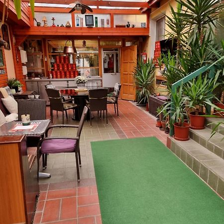 Club Haus 502 Kalocsa Bed & Breakfast Exterior foto